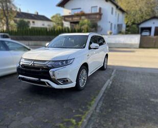 Mitsubishi Mitsubishi Plug-in Hybrid Outlander TOP 2.4 MIVEC Gebrauchtwagen