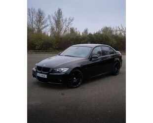 BMW BMW E90 320 / M-Paket / Keyless / Ahk Gebrauchtwagen