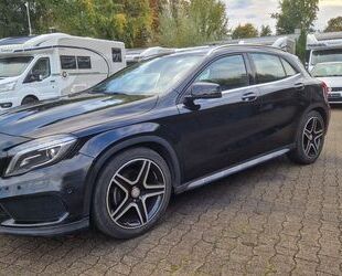 Mercedes-Benz Mercedes-Benz GLA 200 AMG Automatik*Navi*Pano*PDC* Gebrauchtwagen