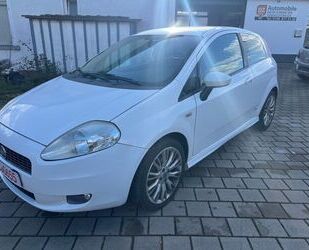 Fiat Fiat Grande Punto 1.4 16V Sport TEMPOMAT LEDERSITZ Gebrauchtwagen