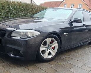 BMW BMW 530d xDrive Touring - BJ 2011 - 258PS - M Pake Gebrauchtwagen