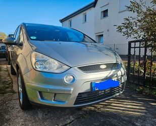 Ford Ford S-Max 2,0 TDCi DPF Titanium 7 Sitzer Panorama Gebrauchtwagen