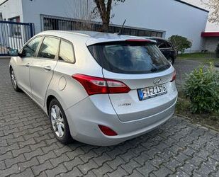 Hyundai Hyundai i30 cw blue Trend 1.6 CRDi Navi Kamera Pdc Gebrauchtwagen