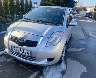 Toyota Toyota Yaris 1,3-l-VVT-i Cool Cool Gebrauchtwagen