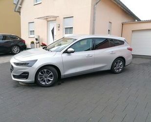 Ford Ford Focus Turnier Titanium X*1.Hand*DAB*AHK*LED*1 Gebrauchtwagen