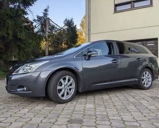 Toyota Toyota Avensis Combi Executive 1.8 Valvematic Exec Gebrauchtwagen