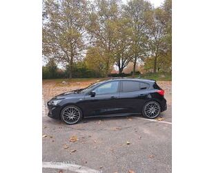 Ford Ford Focus ST-Line 1,5EcoBoost Benzin 182PS Automa Gebrauchtwagen