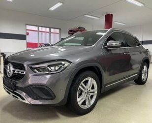 Mercedes-Benz Mercedes-Benz GLA 200 Style AHK*NAVI*LED*SHZ*PDC*T Gebrauchtwagen