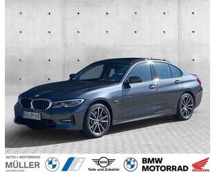 BMW BMW 330e A xDrive Lim. Sport Line Komfortzug. Head Gebrauchtwagen