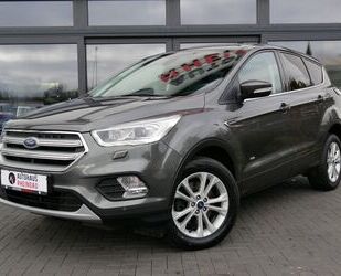 Ford Ford Kuga Titanium *NAVI*PDC+KAM.*4WD* Gebrauchtwagen