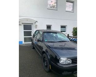 VW Volkswagen Golf 1.9 TDI sportsitze/armlehne/velour Gebrauchtwagen