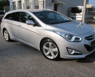 Hyundai Hyundai i40 CW 1.6i Edition-Navi.Xenon nur 100000 Gebrauchtwagen