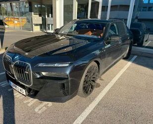 BMW BMW M760e xDrive MY2024 VOLLAUSSTATTUNG Gebrauchtwagen