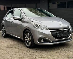 Peugeot Peugeot 208 PureTech 110 Allure*Navi*Service NEU* Gebrauchtwagen