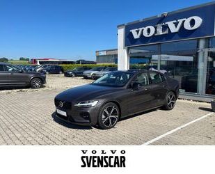 Volvo Volvo S60 Ultimate Dark AWD B5 Benzin EU6d HUD dig Gebrauchtwagen