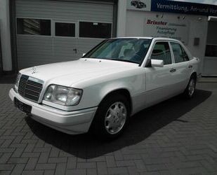 Mercedes-Benz Mercedes-Benz E 200 2. HAND, ERST 63.000 km Gebrauchtwagen