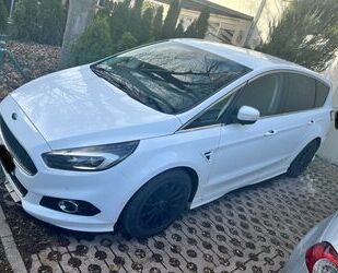 Ford Ford S-Max 2,0TDCi Bi-Turbo 154kW Vignale PShift . Gebrauchtwagen