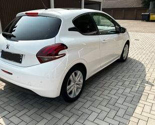 Peugeot Peugeot 208 1.2 Style 82 VTi Style Gebrauchtwagen