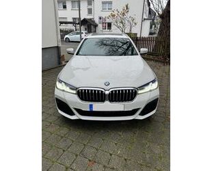 BMW BMW 530d xDrive Touring A - 286ps mega Ausstattung Gebrauchtwagen