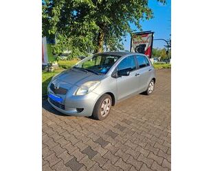 Toyota Toyota Yaris 1,0-l-VVT-i Cool Cool Gebrauchtwagen