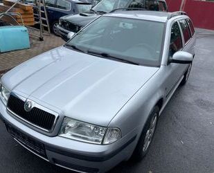 Skoda Skoda Octavia Combi Tour 1,6i Gebrauchtwagen