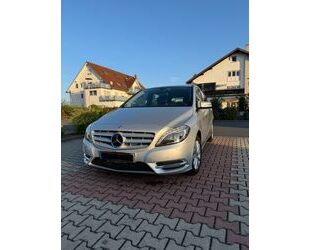 Mercedes-Benz Mercedes-Benz B180 - 7G-DCT Sport, Navi, Bi-Xenon, Gebrauchtwagen