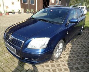 Toyota Toyota Avensis Kombi 2.0 D-4D Travel Gebrauchtwagen