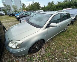 Toyota Toyota Avensis Kombi 1.8 Sol Gebrauchtwagen