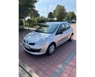 Renault Renault Clio Authentique 1.2 16V 55kW Gebrauchtwagen