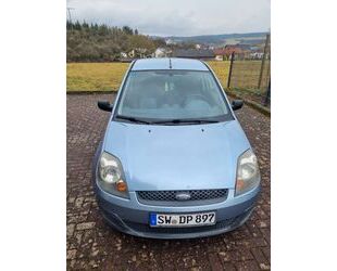 Ford Ford Fiesta 1,3 51 kW Ambiente Ambiente Gebrauchtwagen