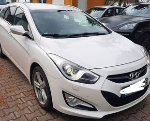 Hyundai Hyundai i40 cw 1.7 CRDi Premium 100kW Automatik Pr Gebrauchtwagen