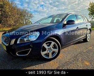 Volvo Volvo V60 Kombi Summum*1VB*AHZV*XENON*NAVI*SHZ*PDC Gebrauchtwagen