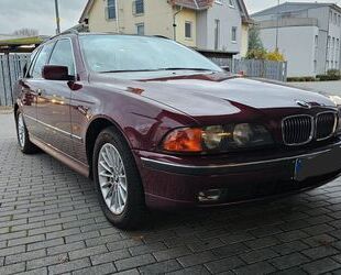 BMW BMW 540i Auto touring 540i Gebrauchtwagen