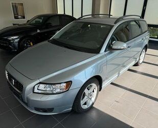 Volvo Volvo V50 Kombi 2.0 D Momentum Behindertengerecht Gebrauchtwagen