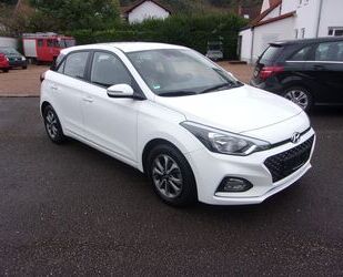 Hyundai Hyundai i20 Trend Klima ALU PDC SHZ Tempomat Gebrauchtwagen