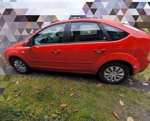 Ford Ford Focus 1,6 Ghia Ghia Gebrauchtwagen