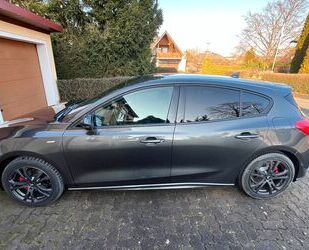 Ford Ford Focus 1,0 EcoBoost Hybrid 114kW ST-Line Gebrauchtwagen