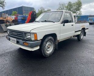 Toyota Toyota Hilux 1.8 benzin original 186.000 km Gebrauchtwagen