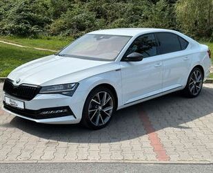 Skoda Skoda Superb 2.0TDi 4x4 DSG Sportline DCC NAVI AHK Gebrauchtwagen