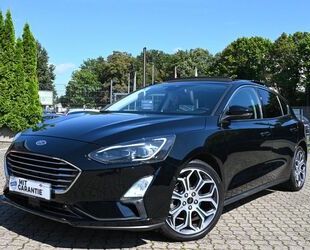 Ford Ford Focus 1.0 Titanium PanoSD Leder Navi B&O LED Gebrauchtwagen