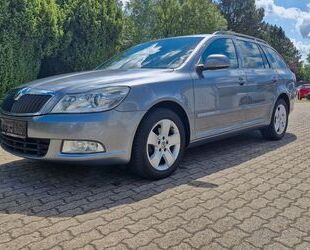 Skoda Skoda Octavia Combi Elegance 1.Hand Scheckheft Gebrauchtwagen