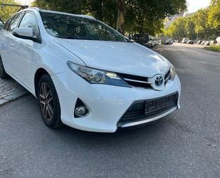 Toyota Toyota Auris Kombi Sports Hybrid 1,8-l-VVT Navi, K Gebrauchtwagen