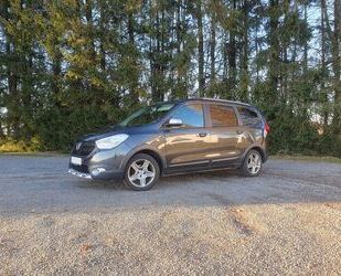 Dacia Dacia Lodgy SCe 110 Benzin o. LPG Stepway AHK Navi Gebrauchtwagen