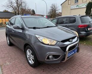 Hyundai Hyundai ix35 Style 4X4 AWD+TEMPOMAT+AHK+LEDER+STAN Gebrauchtwagen