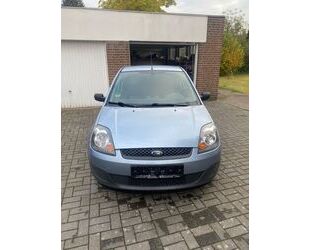 Ford Ford Fiesta 1,4 16V Ambiente Ambiente Gebrauchtwagen