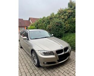 BMW BMW 320d Touring - Kombi Gebrauchtwagen