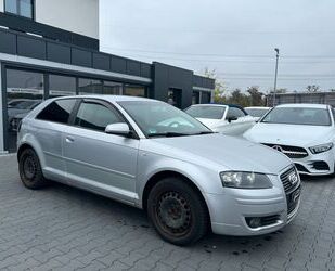 Audi Audi A3 1.6 FSI Attraction *Einparkhilfe *Sitzheiz Gebrauchtwagen