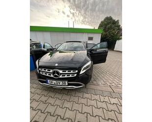 Mercedes-Benz Mercedes-Benz GLA 200 d AMG Line, Pano., Harman-Ka Gebrauchtwagen