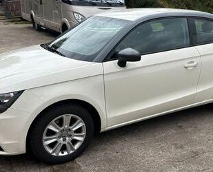 Audi Audi A1 1.6 TDI Attraction Attraction Gebrauchtwagen