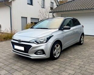 Hyundai Hyundai i20 YES! Plus Automatik 100 PS SHZ Werksga Gebrauchtwagen